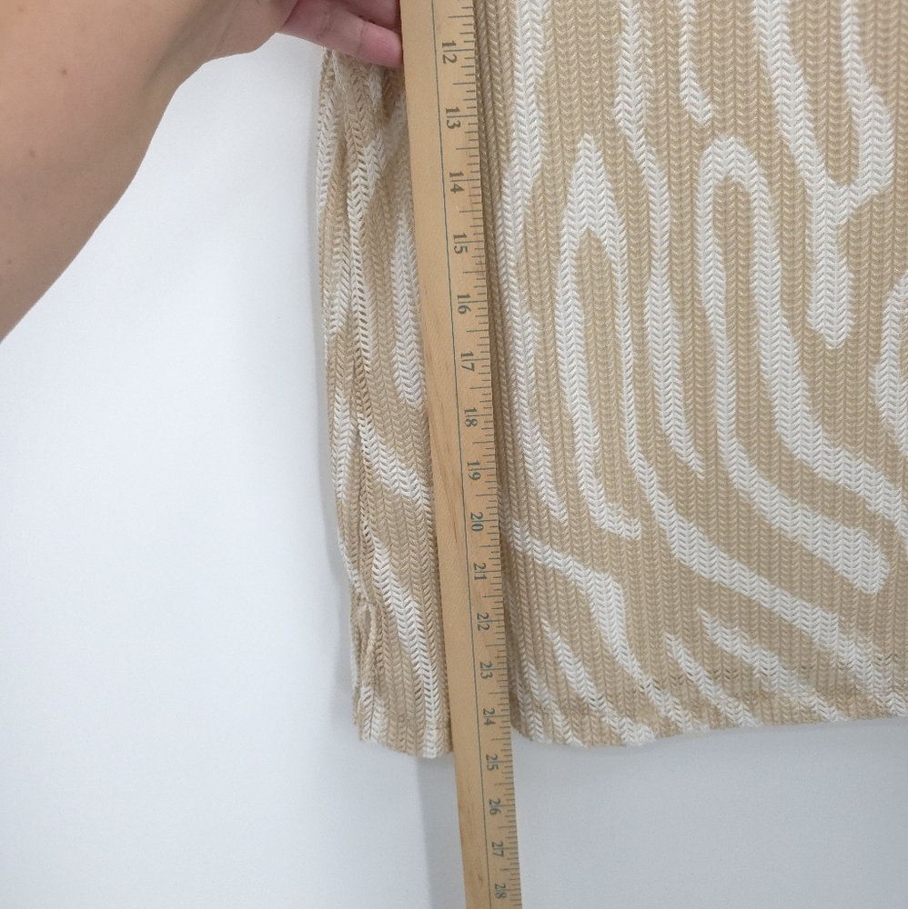 Chico's Beige and White Zebra Print Cardigan and Tank Set - Picture 13 of 16